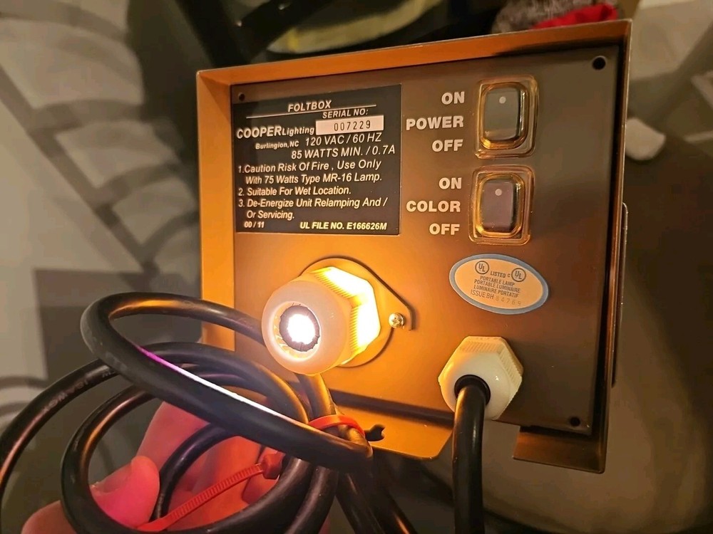 Cooper FOLTBOX fiber Optic. Power Source