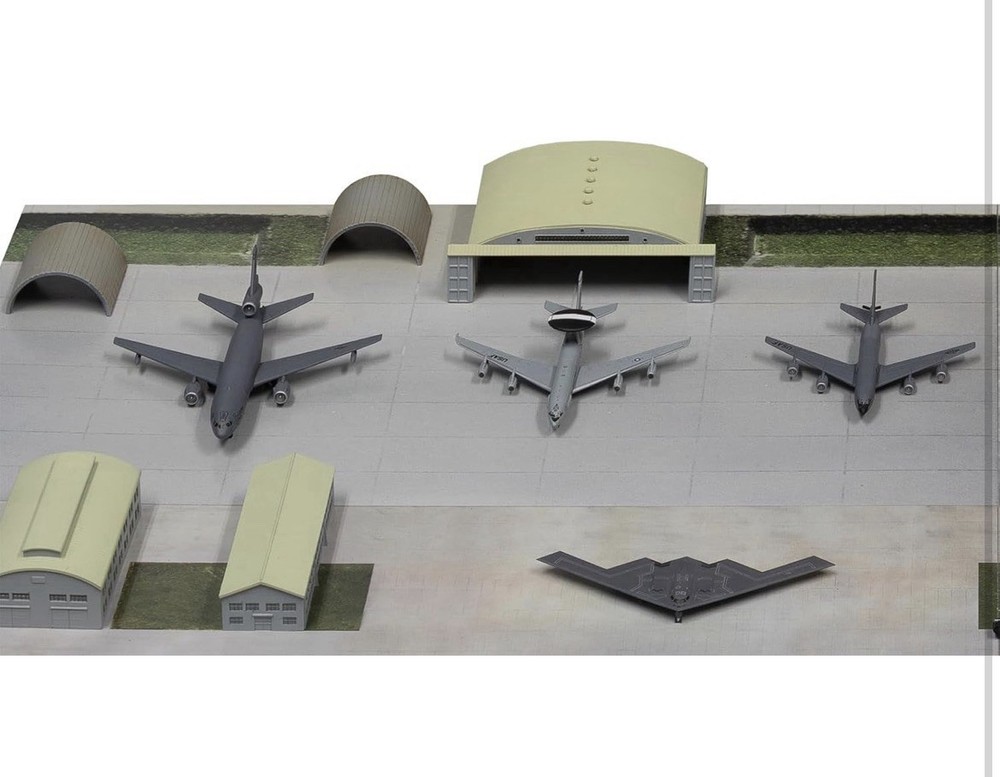 Pit Road 1:700 SPS 37 U.S Andersen Base (Guam, 2000s) Plastic Model Kit