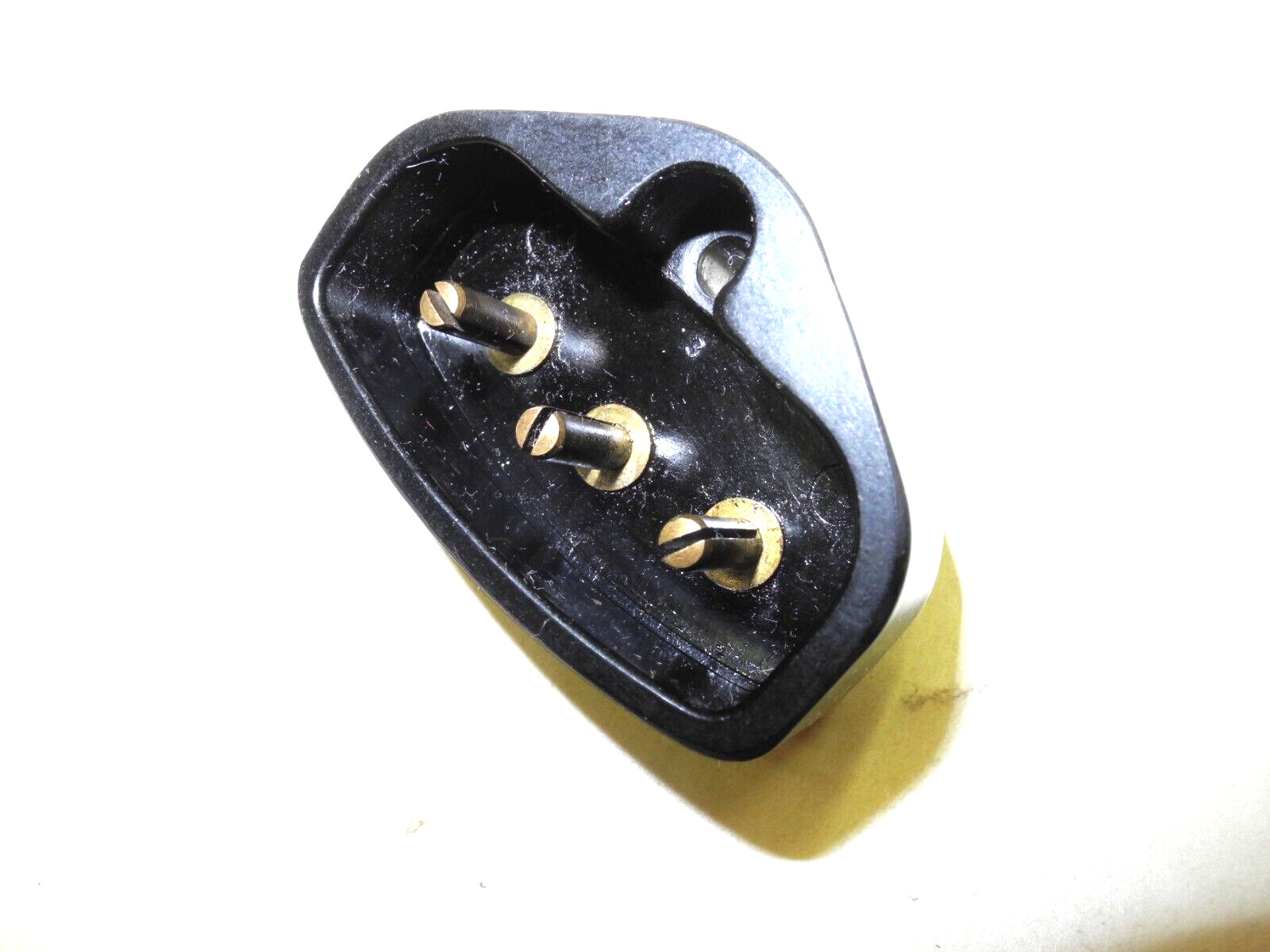 VINTAGE SINGER SEWING MACHINE MALE 3 PIN TERMINAL BODY BLOCK, BAKELITE, CLEAN