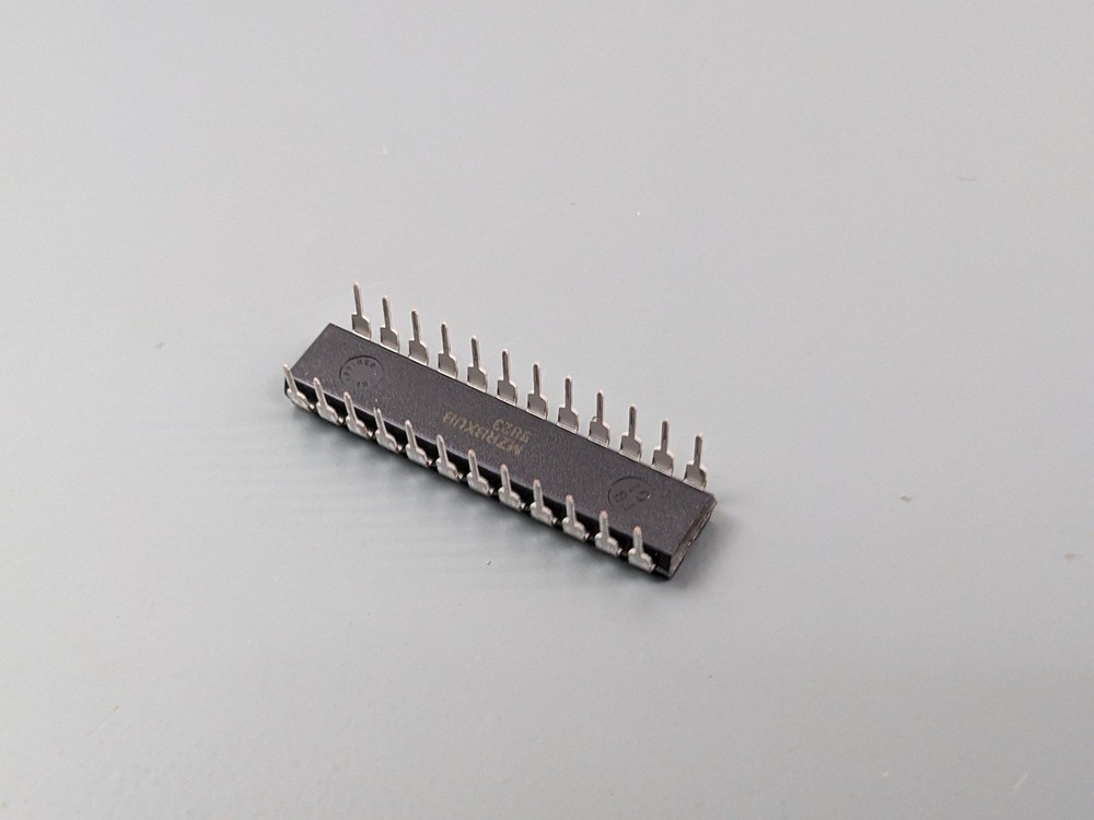 Maxim MAX191ACNG 12-Bit Sampling Analog-to-Digital (ADC) with Internal Ref
