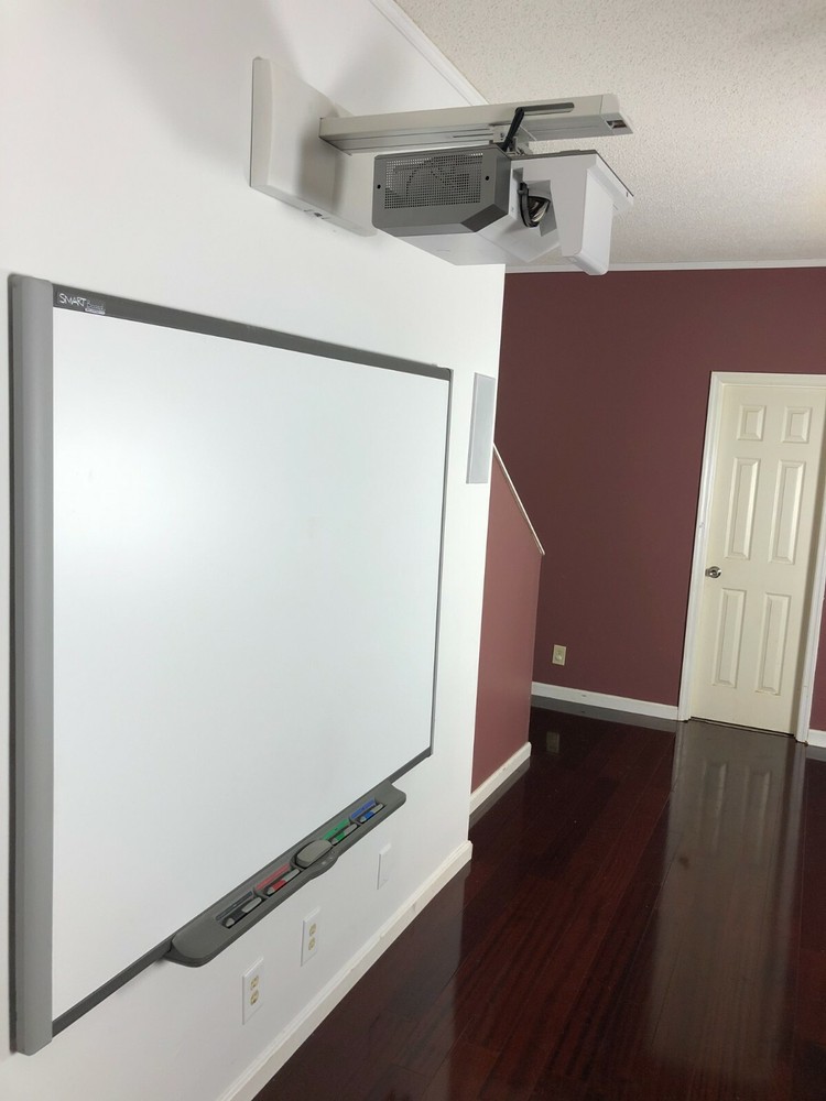 Interactive Smart Board SB680 and Dell S500 Short throw projector