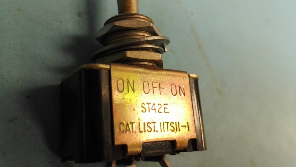 11TS11-1 TOGGLE SWITCH BY MICRO SWITCH ALT NUMBER ST42E