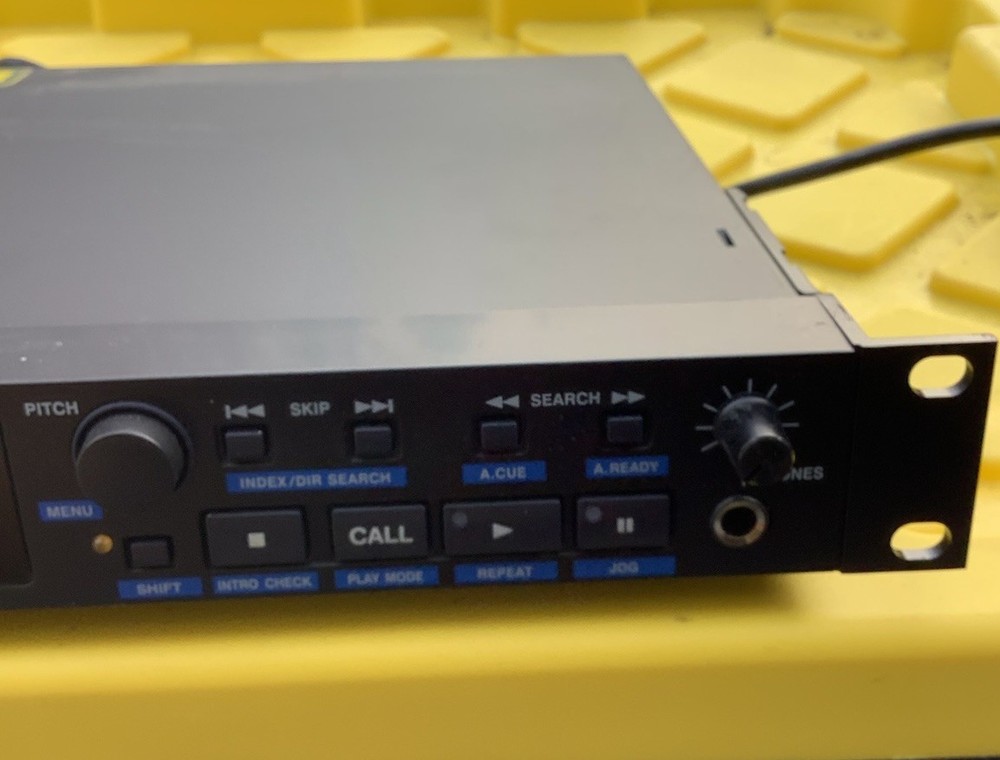 TASCAM CD-500B Single-rackspace CD Player with Balanced Out