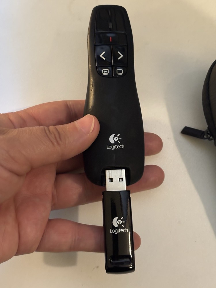 Logitech R400 Wireless Presenter with A Laser Pointer. Tested and Working