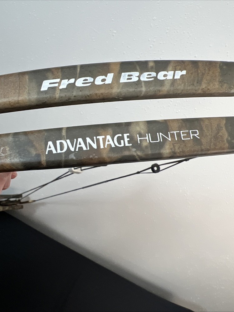FRED BEAR RH ADVANTAGE HUNTER COMPOUND BOW - Bow Only, 70lb 29” Draw - Used