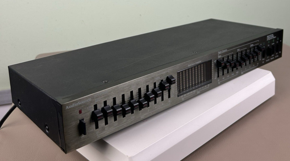 AUDIOSOURCE EQ EIGHT EQUALIZER