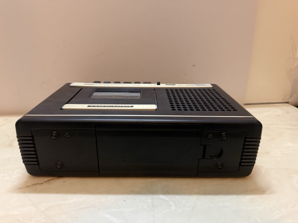 Marantz PMD-200 PROFESSIONAL CASSETTE TAPE RECORDER (UNTESTED)