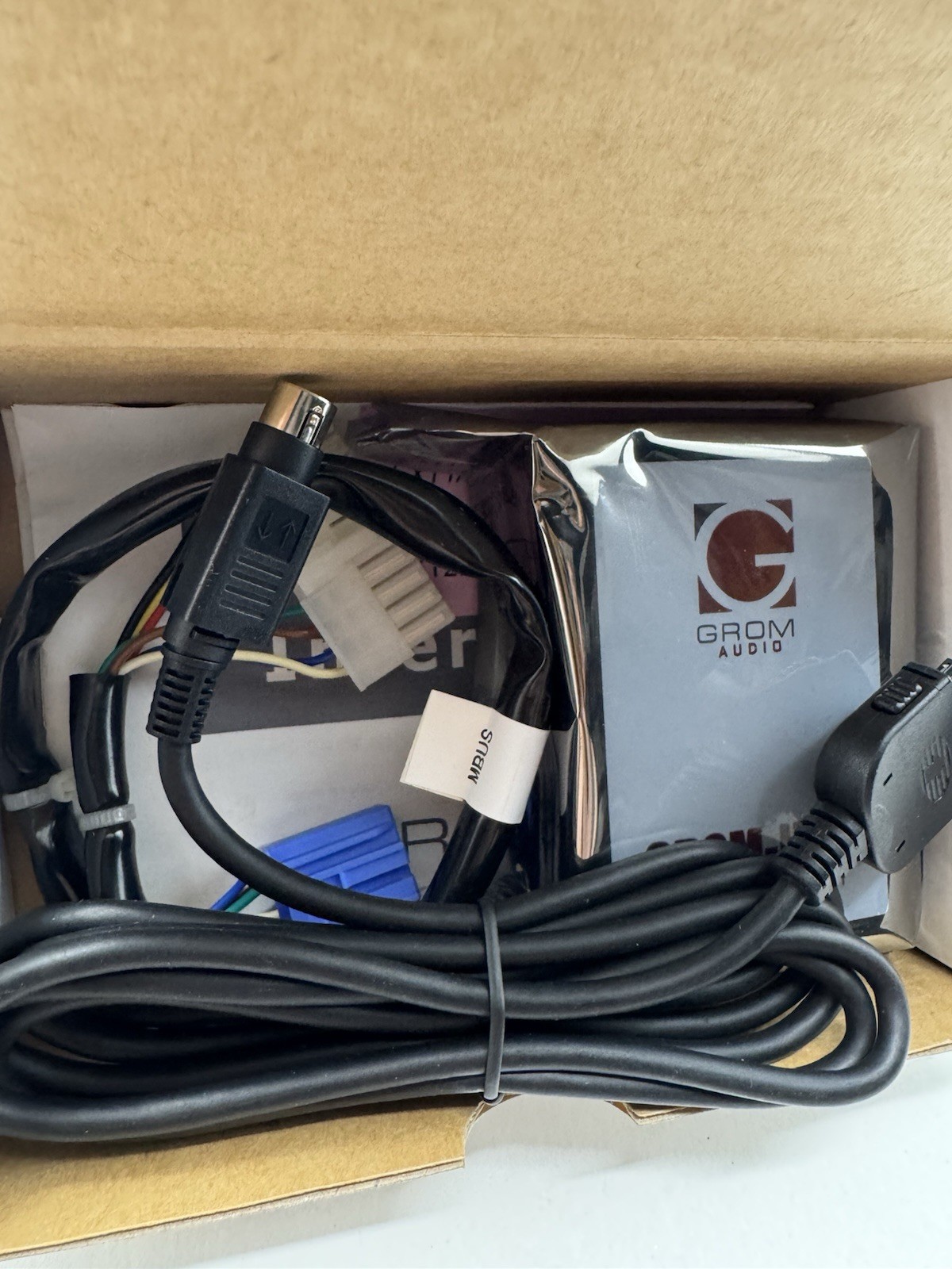 GROM Audio IPOD V3 Adapter (GROM-IPD3) for Select 1998-2011 Honda/Acura (MBUSI3)