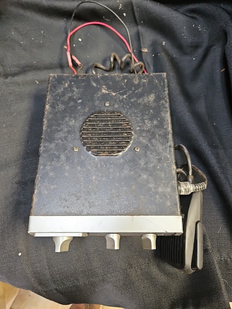 HY-Gain Electronics HY-Range I CB Radio Transceiver - Working