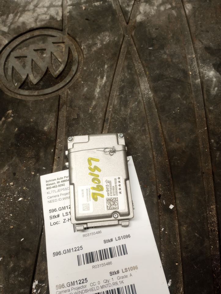 TRAX      2025 Camera/Projector 3155486