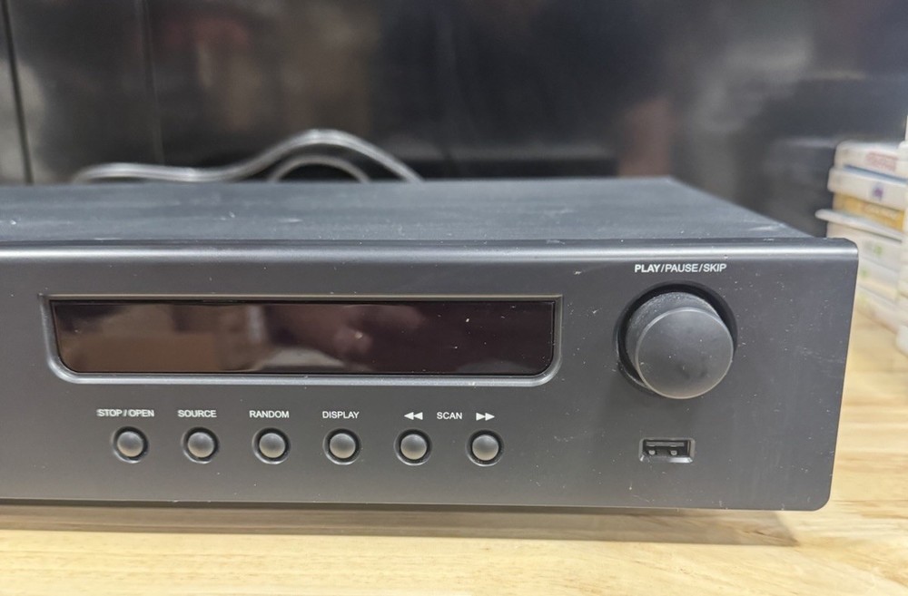 NAD C546BEE Single CD Player Without Remote with USB and Optical Outputs