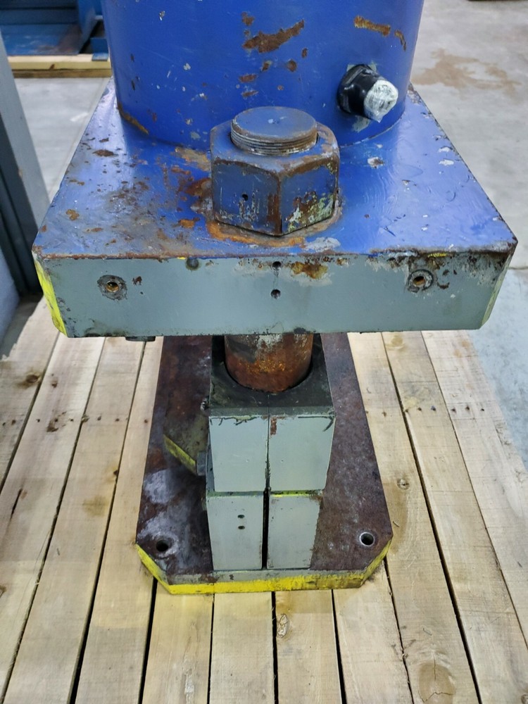 3" x 3" DOUBLE HYDRAULIC ANGLE IRON SHEAR, AS-IS