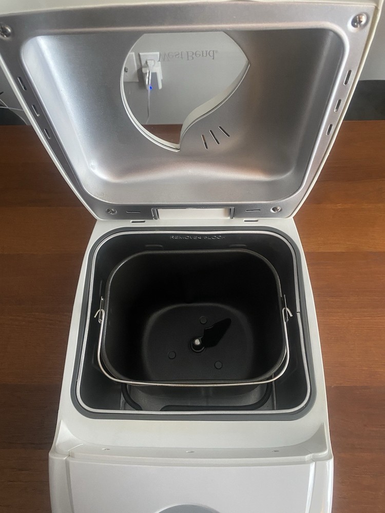West Bend 41400 Bread Maker
