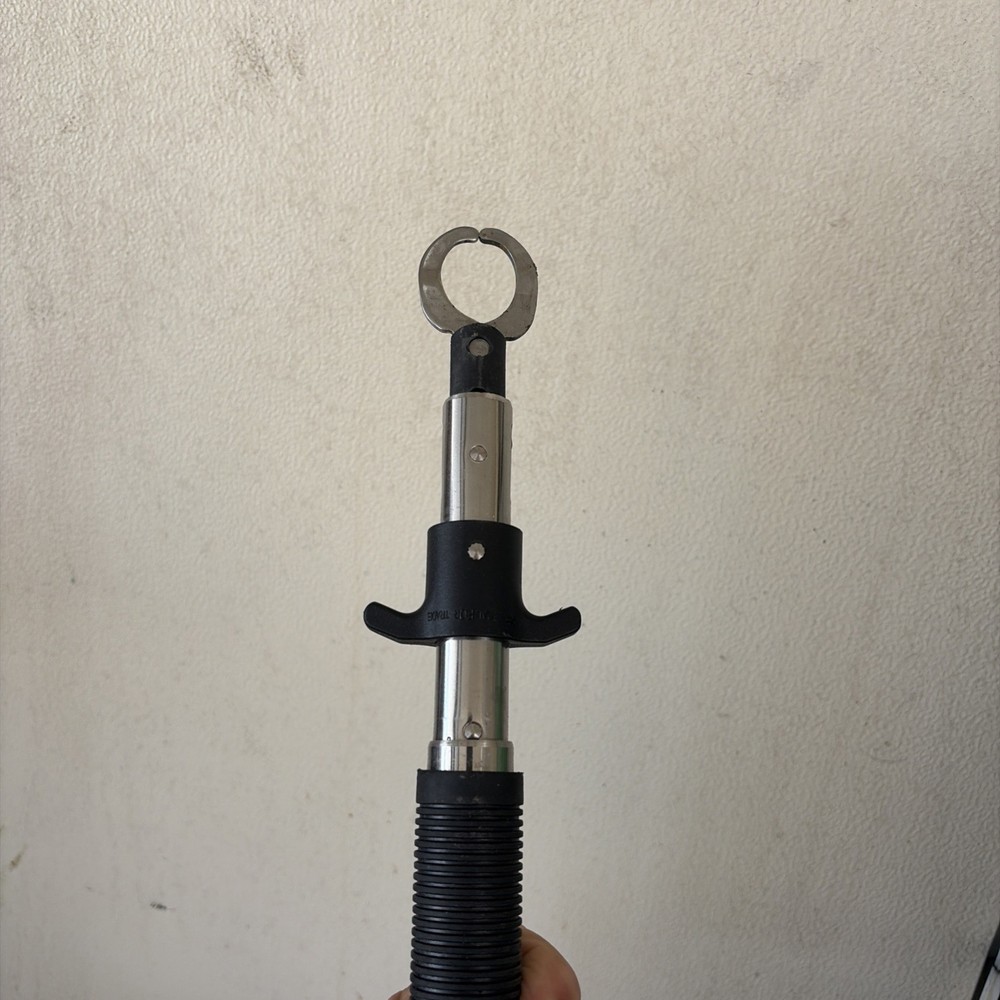 Fish Gripper Scale