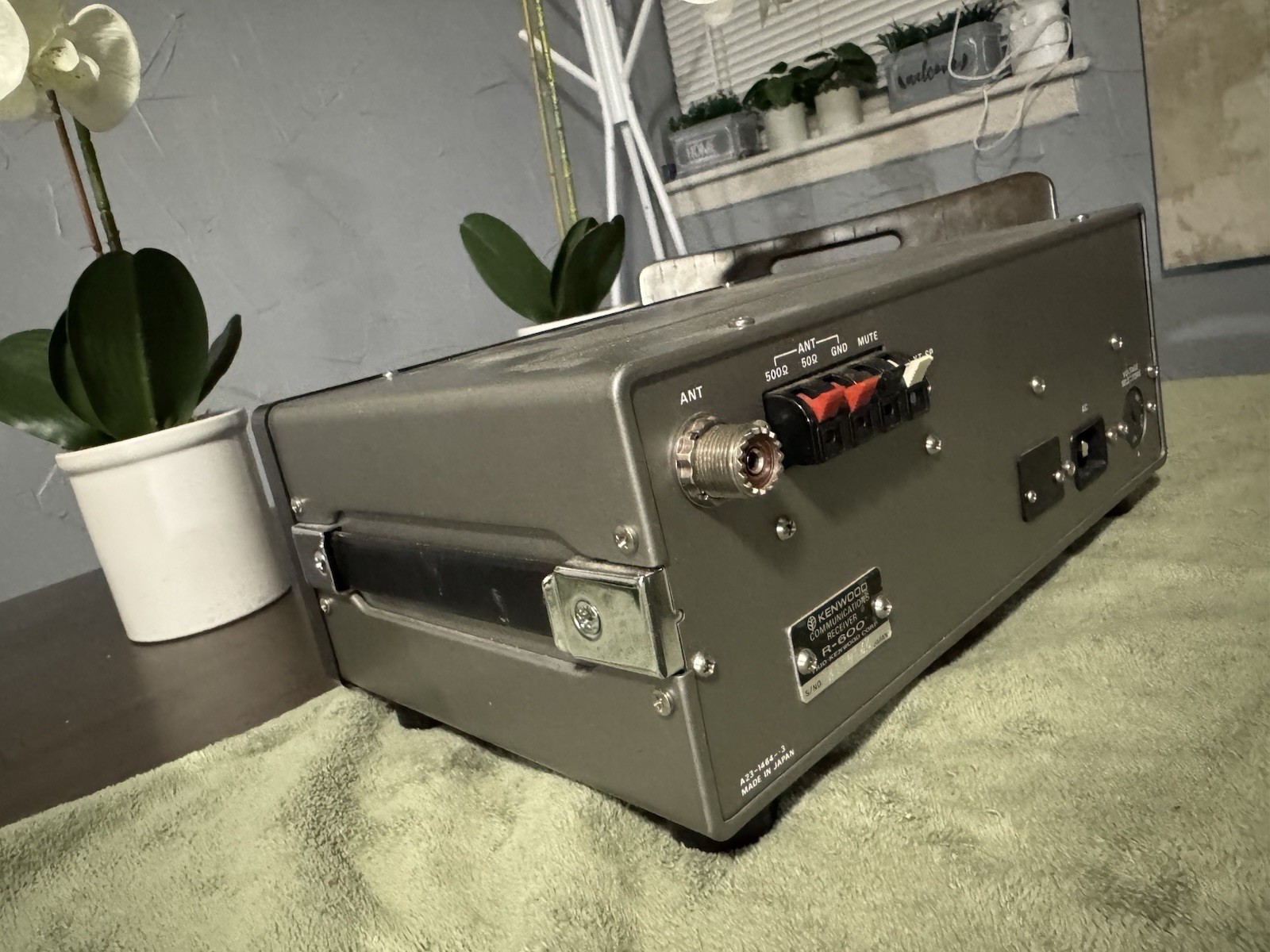 Kenwood R-600 Communications Receiver Ham Radio Short Wave CW R600