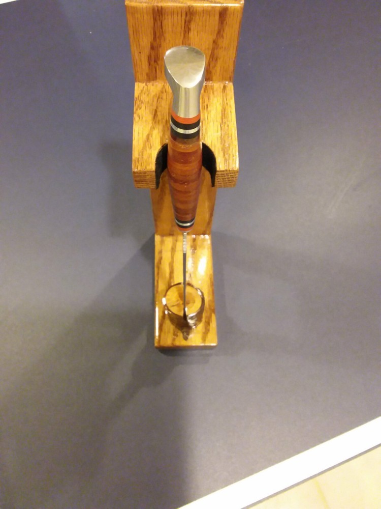 knife Display Stand. (VERTICAL)