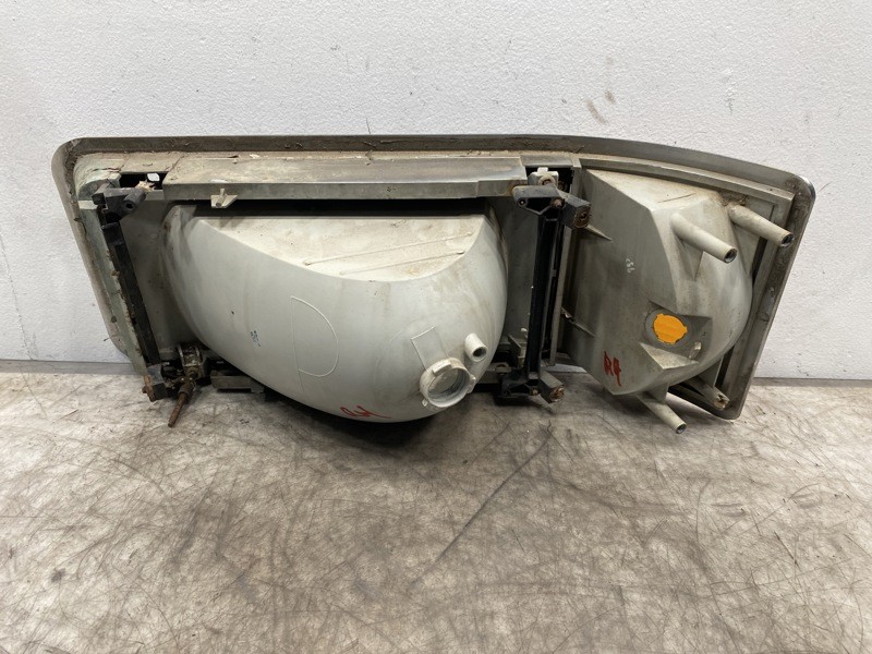 1994 Mack CH612 Headlight (611-20744)