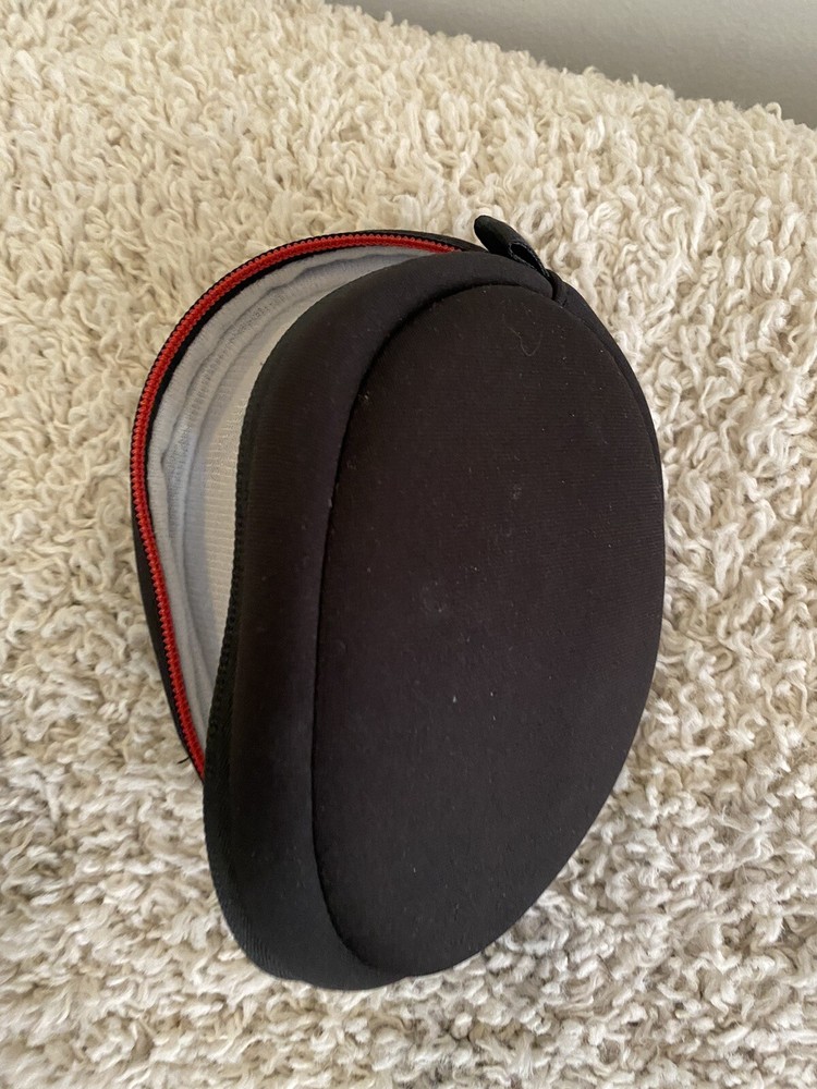 Beats by Dr. Dre Zipper Case - Black