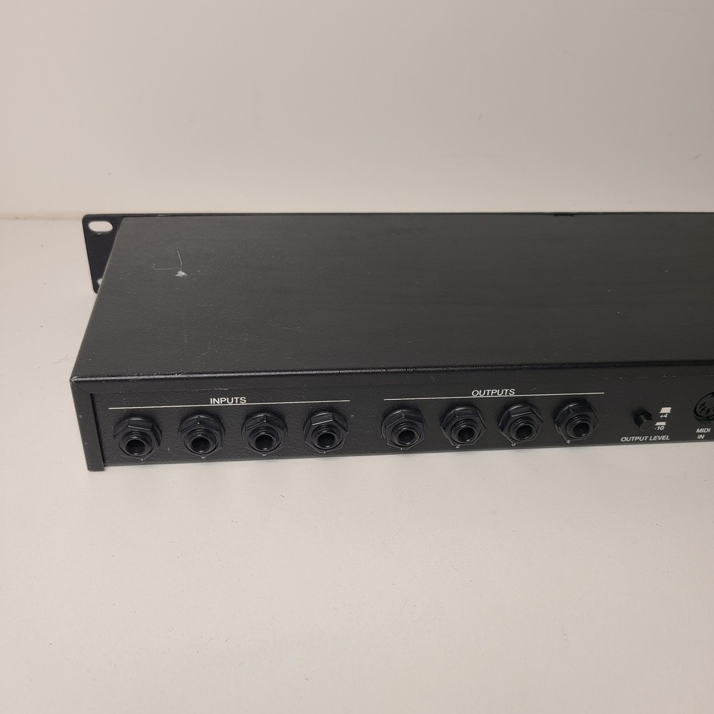 Digitech Studio Quad 4 In 4 Out Multi-Effects Processor no Power Supply