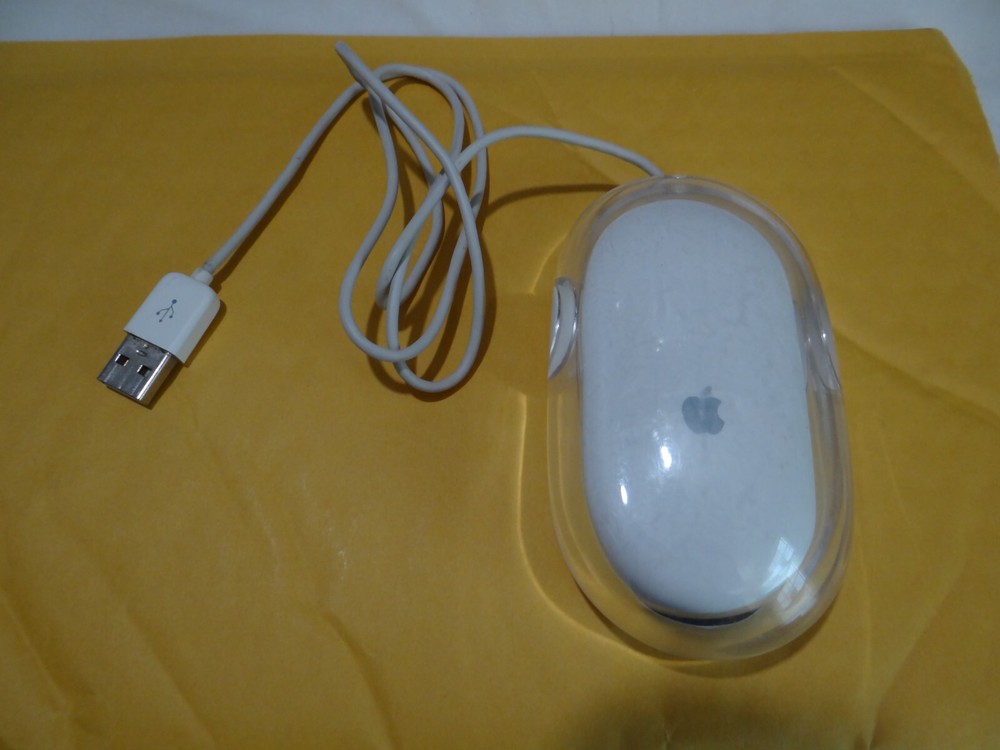 Apple Macintosh USB Keyboard and Mouse