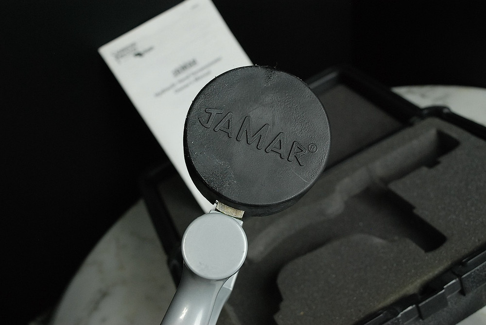 Jamar Hydraulic Hand Dynamometer, Lightweight Max Force Indicator to Measure Gri