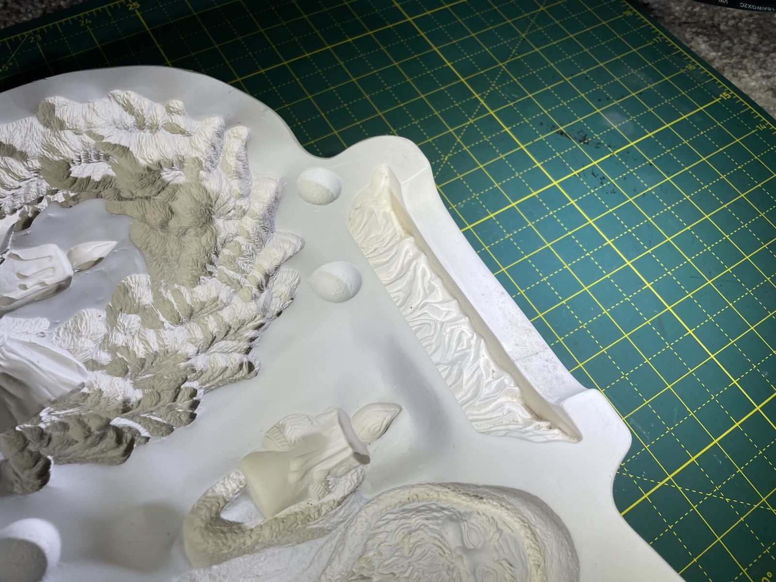 Nowell's NM-1752 Christmas Tree Santa Wreath Candle & Stand Ceramic Slip Mold