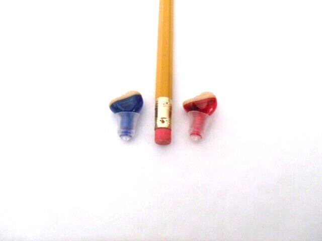 TWO CIC DIGITAL HEARING AMPLIFIERS NO TEST 3 LISTENING MODES SMART PROGRAM