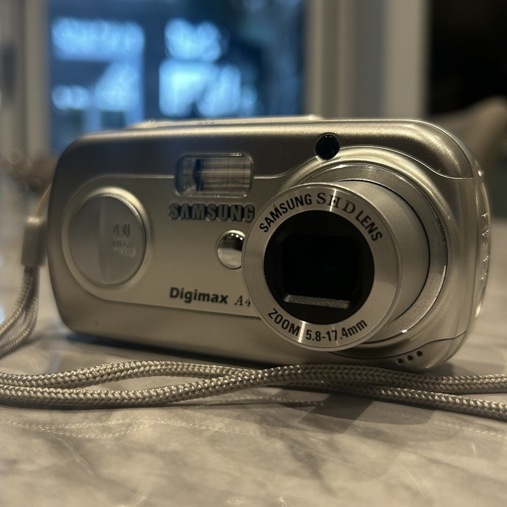 Samsung Digimax A4 4.0MP Digital Camera - Silver rfA2