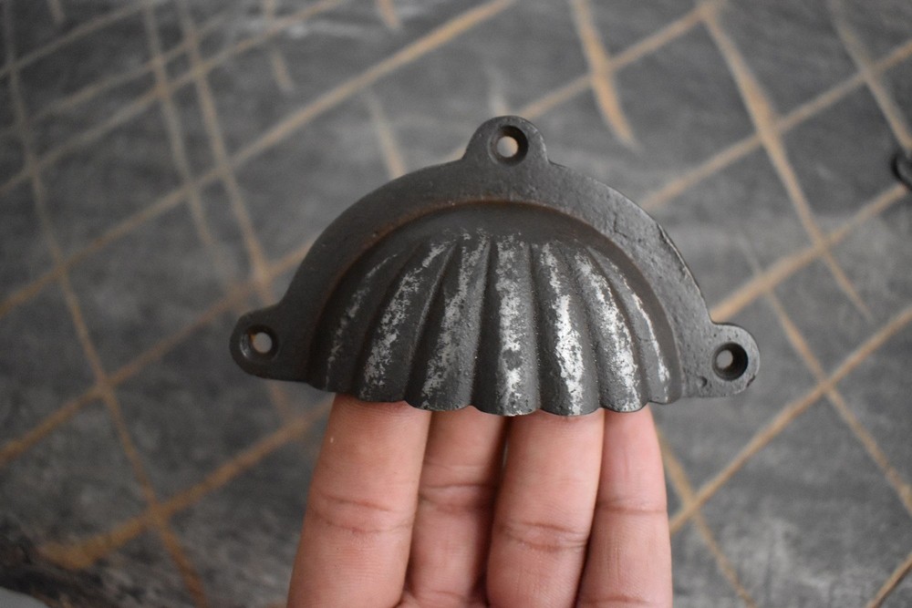 Vintage cast iron Cup cabinet drawer door knobs handles pull rustic 6 pcs