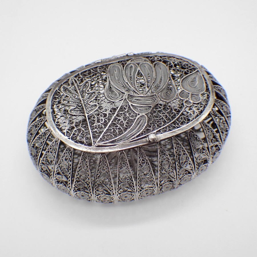 Filigree Oval Box 800 Silver