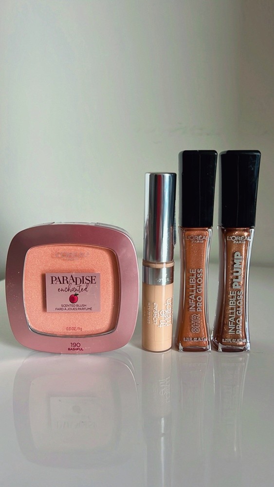 L’Oréal Makeup Set Blush Concealer 2 Lip Gloss Bundle Gift Set