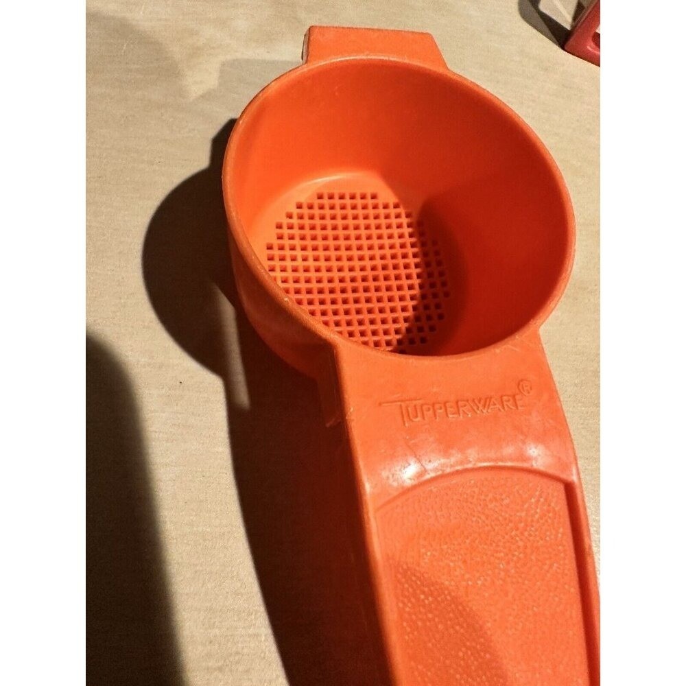 Vintage Tupperware Small Sifter #879-8 Orange