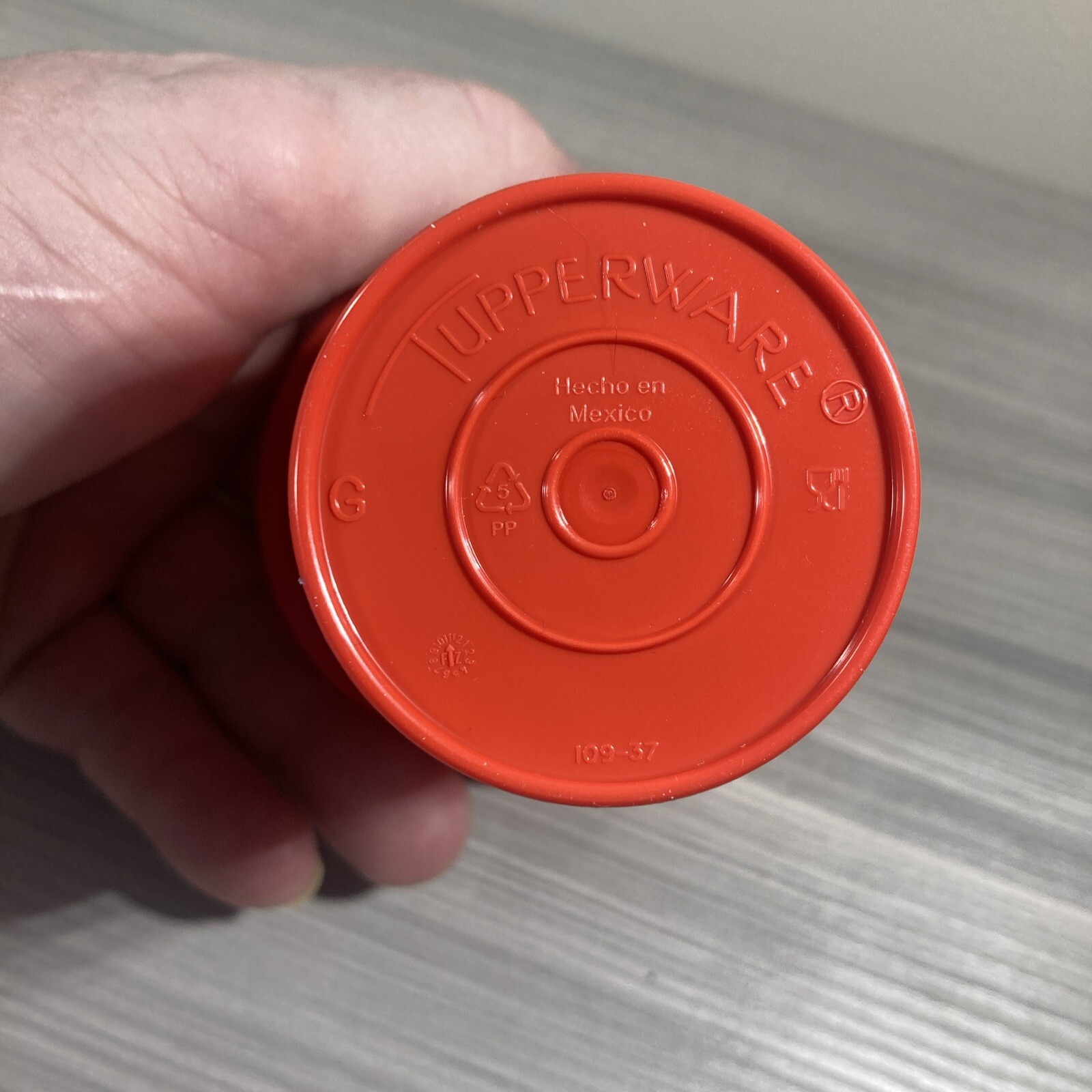 Tupperware Bell Tumbler w/ Sippy Lid 2 Midgets and Snack Cup in Red New!