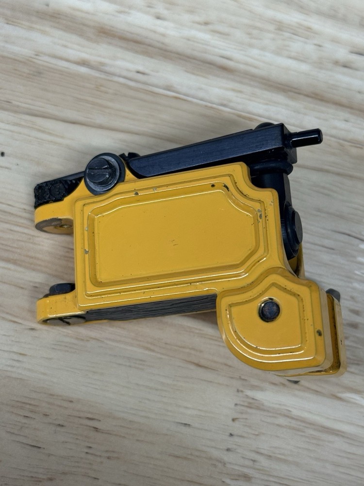 Mojo Box - Authentic Dan Kubin Machine - School Bus Yellow