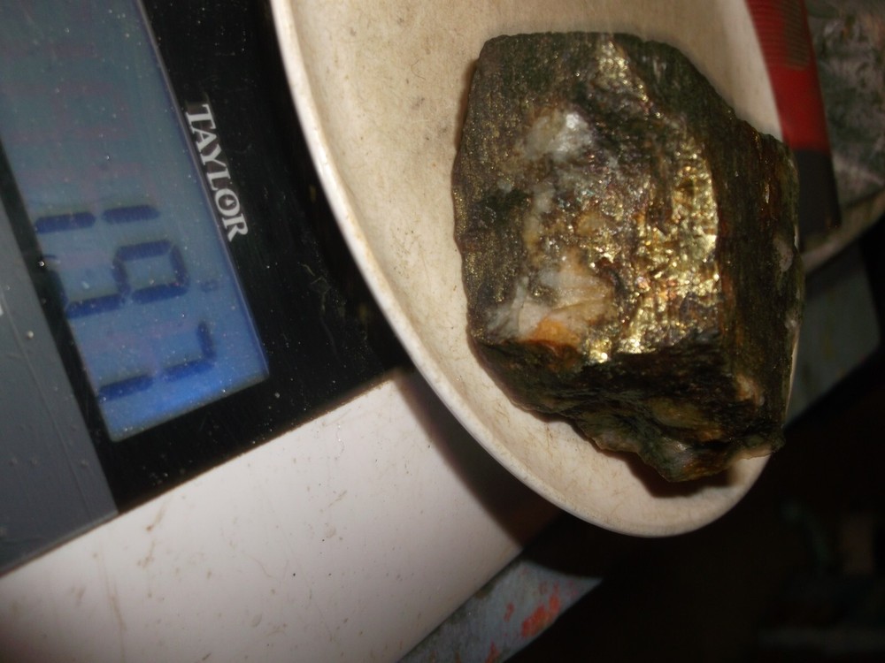 Gold, silver, copper, 197 grams samples ,ore high grade .
