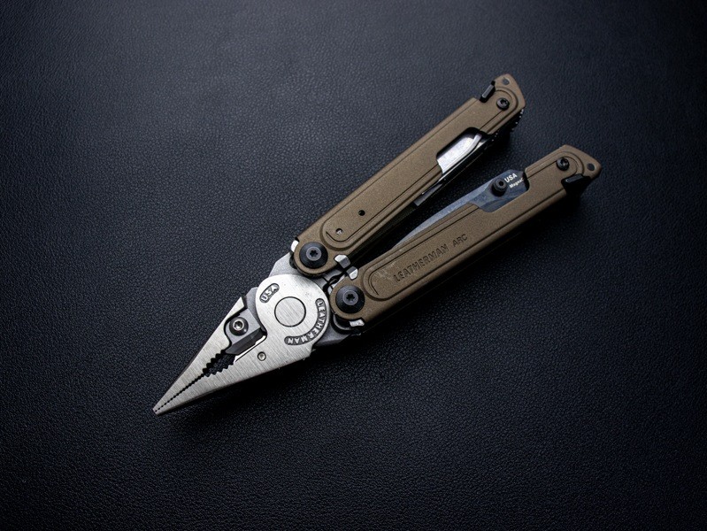 LEATHERMAN ARC TAROS Multi-Tool (ARC-TL)