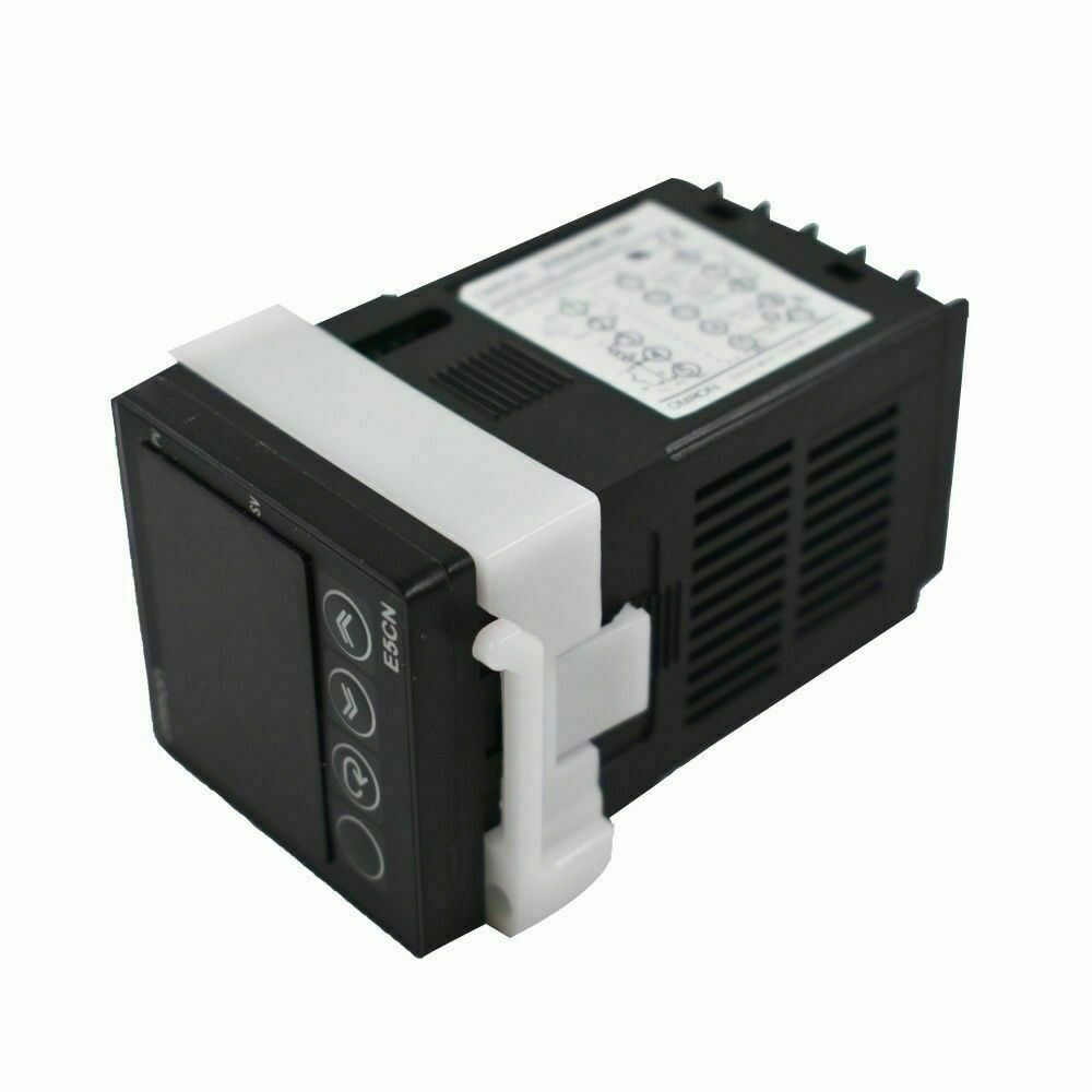 New in box OMRON Temperature Controller E5CN-R2MT-500 100-240V E5CNR2MT500