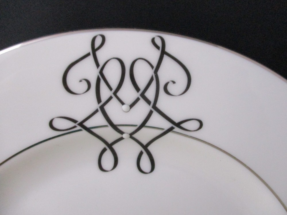 LENOX SCRIPTED PLATINUM SALAD PLATE 8 1/4" -0703D