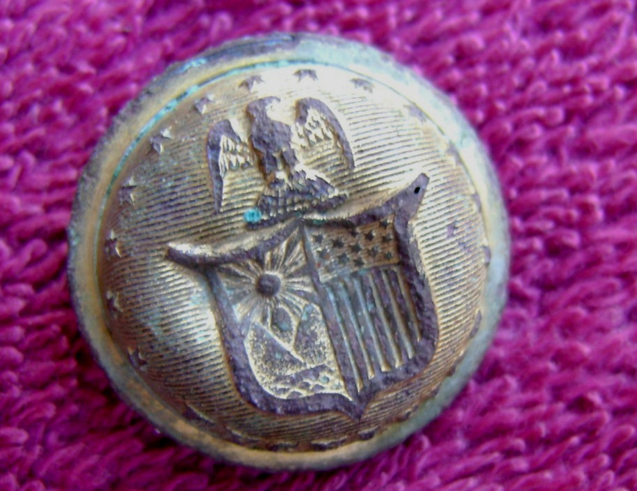 DUG UNION STAFF OFFICER & NEW YORK MILITIA OFFICER COAT BUTTONS (PORT HUDSON)