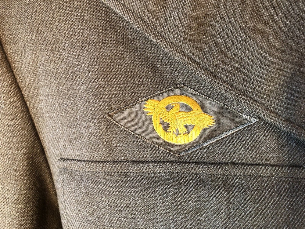 WWII Ike Jacket Honorable Discharge Patch Army Tech Patch