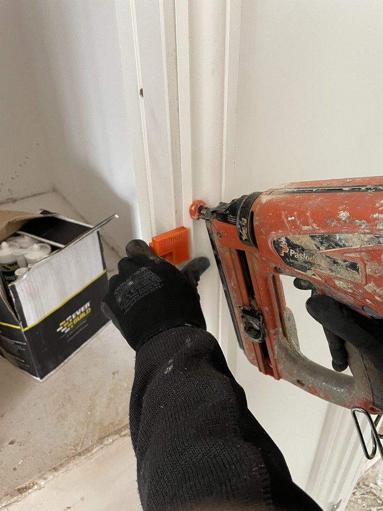 Quick And Accurate Architrave Measuring & Mounting Tool - 12mm Setback