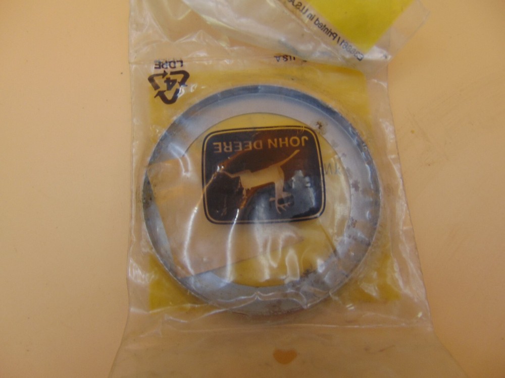 JOHN DEERE- RING, GUIDE - T116579 6A03B1
