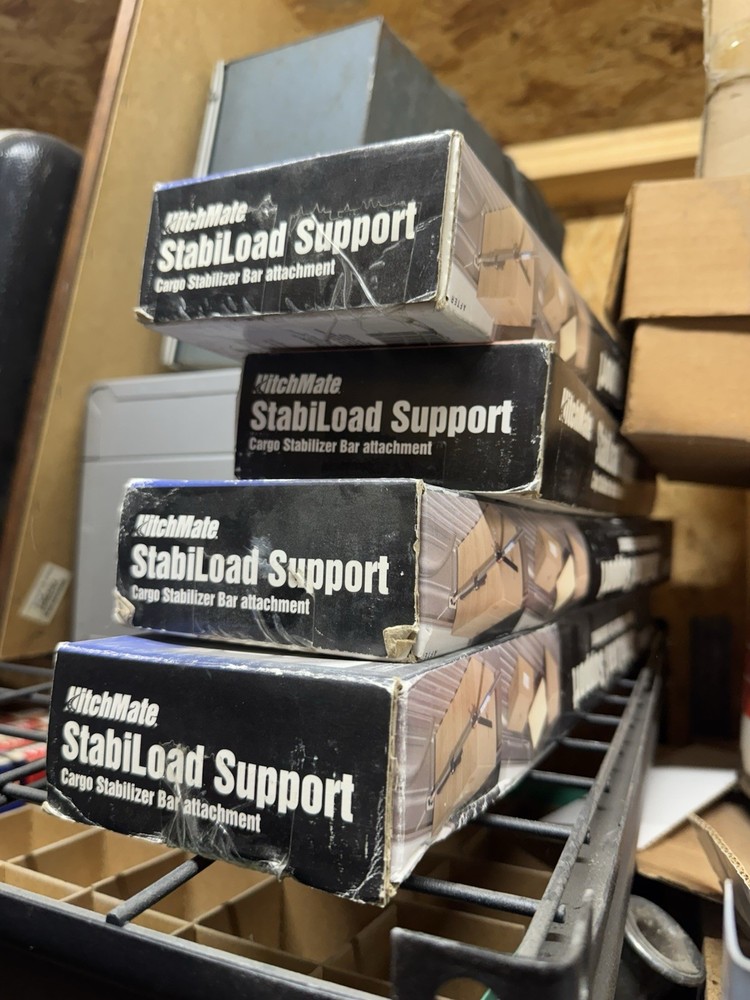 HitchMate StabiLoad Divider Bar Truck Bed Stabilizer