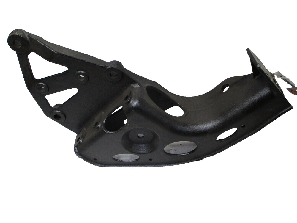 3704940C4 INTERNATIONAL FRONT SPRING SUPPORT FRAME HORN LH