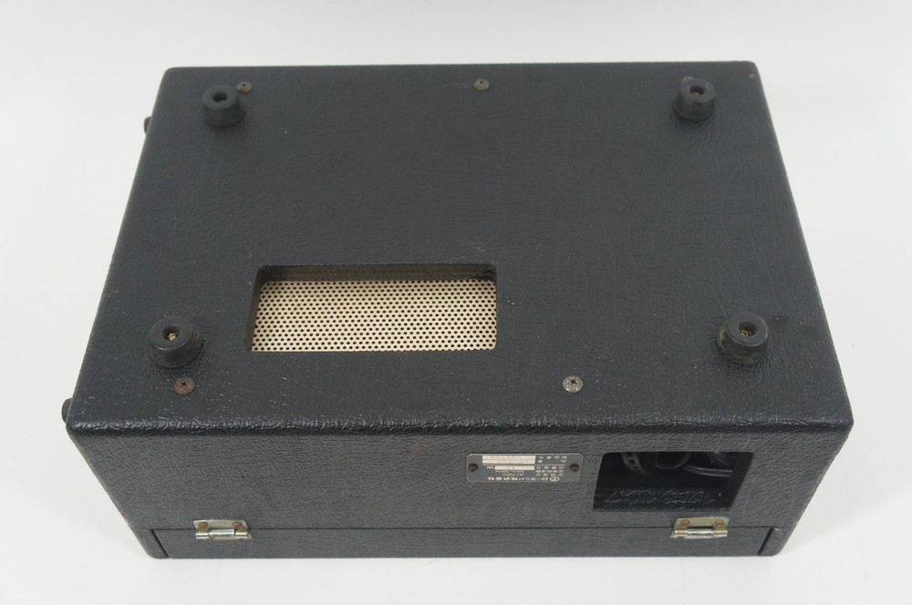 Roland RE-150 SPACE ECHO ANALOG TAPE ECHO DELAY EFFECT