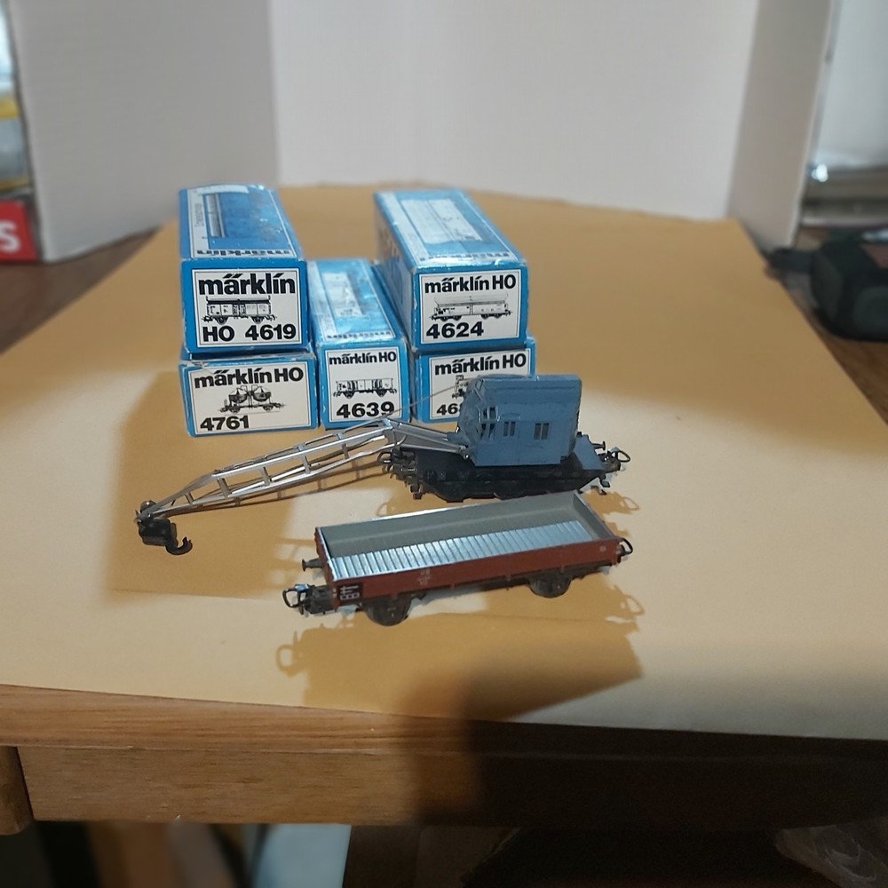 7 MARKLIN HO ROLLING STOCK