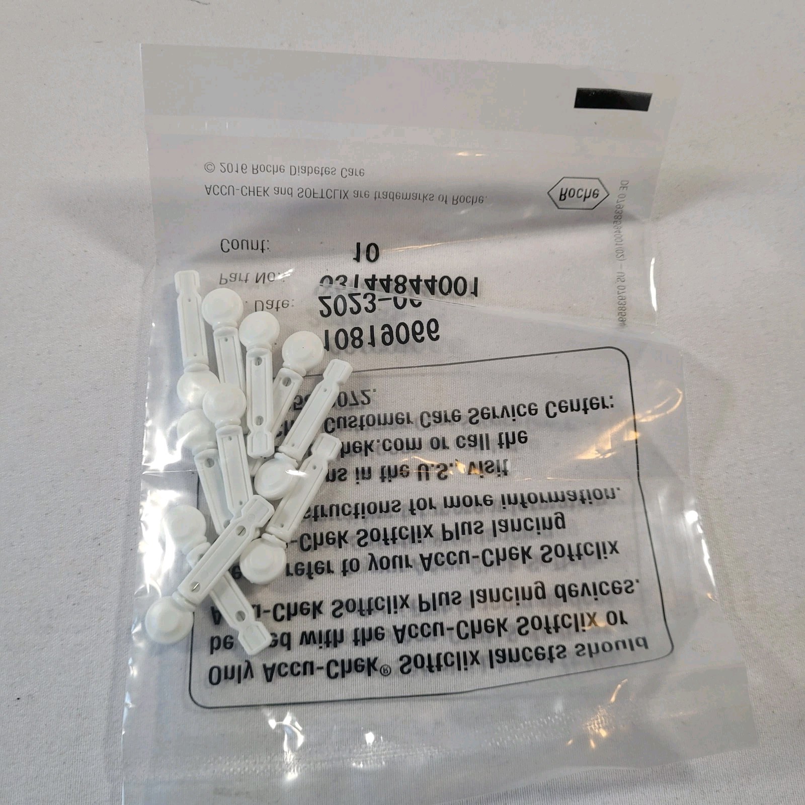 Accu-Chek Aviva Plus Blood Glucose Monitor Kit Meter Lancing Device Lancets