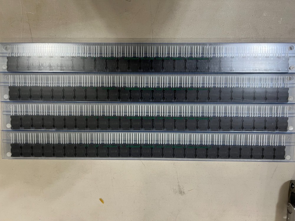 100 qty IXYS CPC1918J Solid State Relays