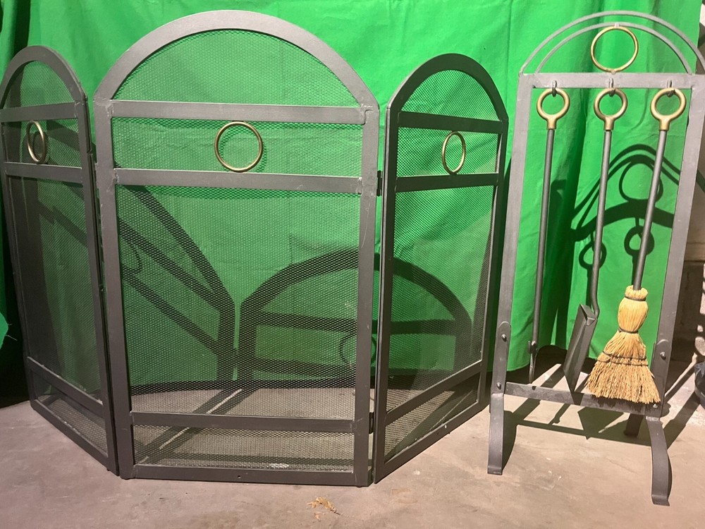 FIREPLACE SCREEN AND TOOLS