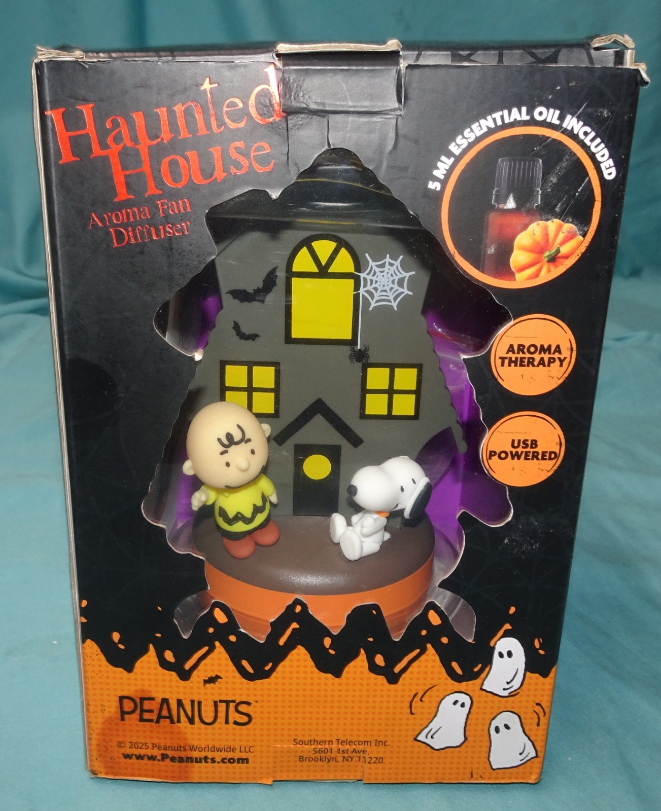 used = Peanuts Snoopy & Charlie Haunted House Diffuser Essential Oil Included